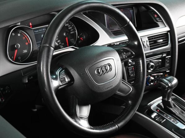 Audi A4 IV (B8) Рестайлинг с пробегом 2013 года, цена 1 525 000 рублей, 208511 км, седан, Автокод Объявления