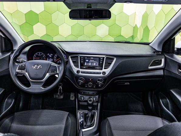 Hyundai Solaris II Рестайлинг с пробегом 2021 года, цена 1 040 000 рублей, 358181 км, седан, Автокод Объявления