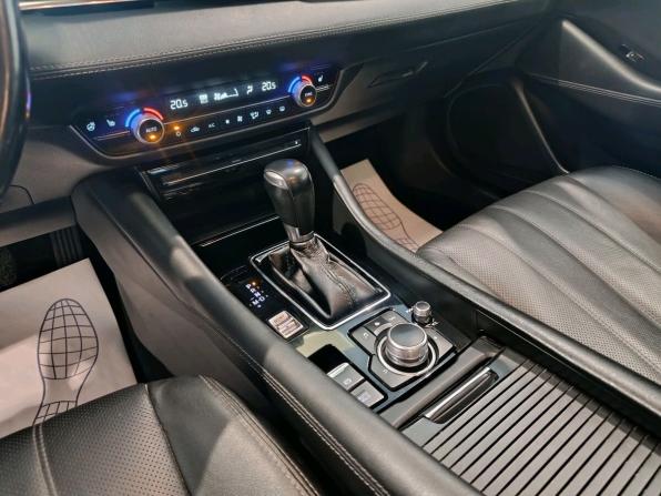 Mazda 6 III (GJ) Рестайлинг 2 с пробегом 2018 года, цена 1 699 000 рублей, 244905 км, седан, Автокод Объявления