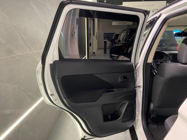 Mitsubishi Outlander III Рестайлинг 3 с пробегом 2022 года, цена 2 700 000 рублей, 68050 км, внедорожник, Автокод Объявления
