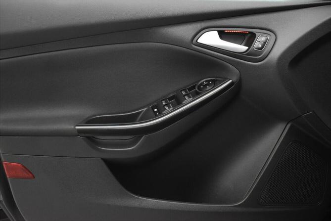 Ford Focus III Рестайлинг с пробегом 2016 года, цена 1 240 000 рублей, 107112 км, хэтчбек, Автокод Объявления