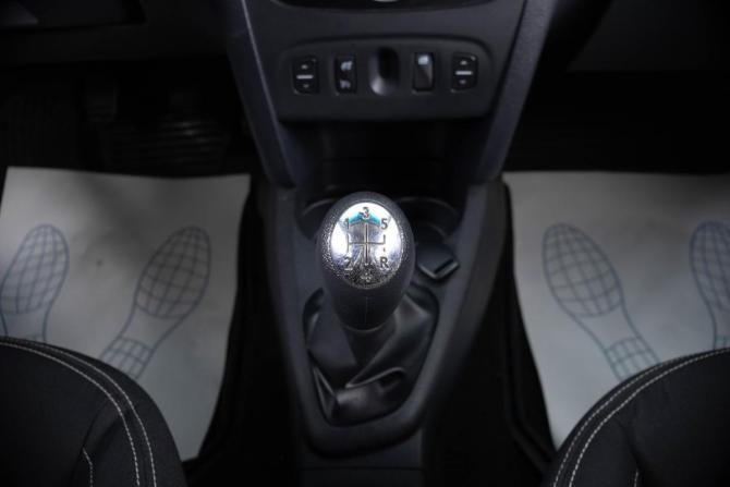 Renault Logan II с пробегом 2016 года, цена 649 000 рублей, 230265 км, седан, Автокод Объявления