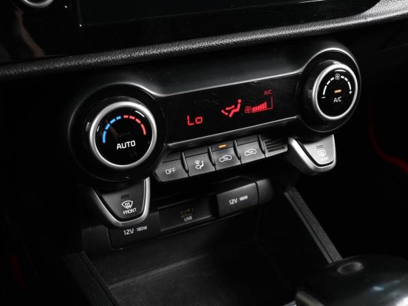 Kia Rio IV Рестайлинг с пробегом 2021 года, цена 1 399 000 рублей, 179467 км, седан, Автокод Объявления