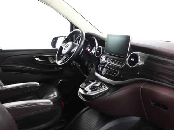 Mercedes-Benz V-Класс III (W447) с пробегом 2017 года, цена 4 549 000 рублей, 170546 км, минивэн, Автокод Объявления