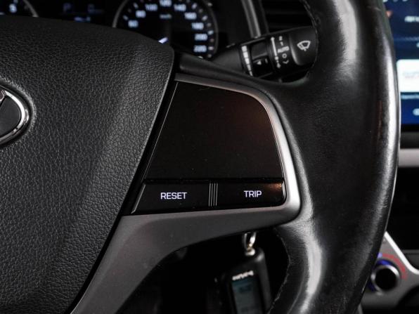 Hyundai Elantra VI (AD) с пробегом 2018 года, цена 1 369 000 рублей, 176340 км, седан, Автокод Объявления
