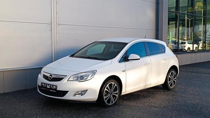 Opel Astra J с пробегом 2011 года, цена 727 000 рублей, 150500 км, хэтчбек, Автокод Объявления