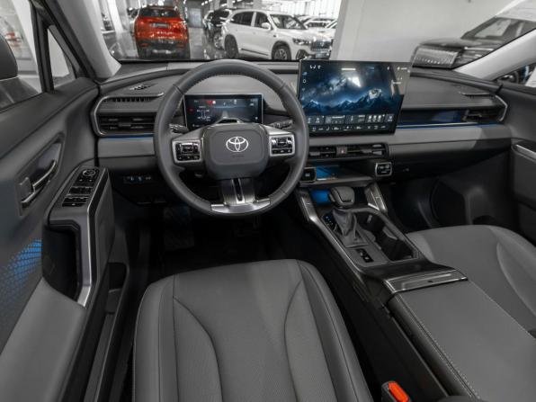 Toyota RAV4 VI (XA60) с пробегом 2026 года, цена 4 500 000 рублей, 30 км, внедорожник, Автокод Объявления