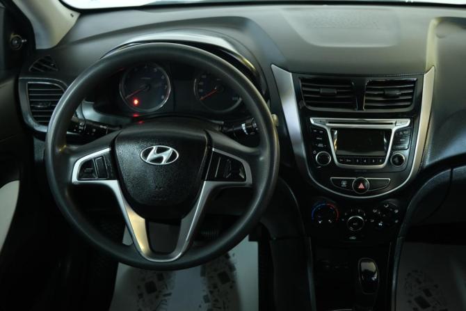 Hyundai Solaris I Рестайлинг с пробегом 2016 года, цена 1 059 000 рублей, 173000 км, седан, Автокод Объявления
