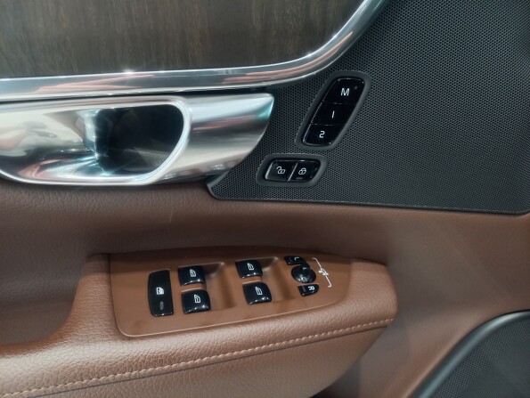 Volvo V90 Cross Country I Рестайлинг с пробегом 2020 года, цена 4 592 000 рублей, 44840 км, универсал, Автокод Объявления