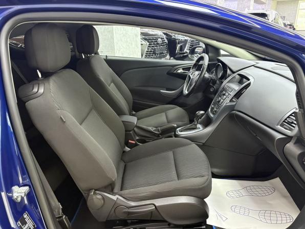 Opel Astra J Рестайлинг с пробегом 2014 года, цена 899 000 рублей, 81250 км, хэтчбек, Автокод Объявления