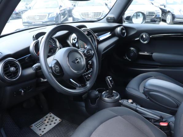 Mini Hatch III (F55/F56) Рестайлинг 2 с пробегом 2021 года, цена 2 670 000 рублей, 36050 км, хэтчбек, Автокод Объявления