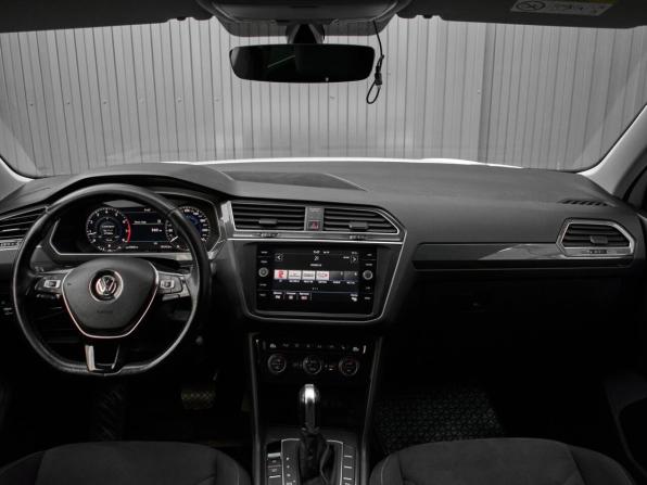 Volkswagen Tiguan II с пробегом 2018 года, цена 1 800 000 рублей, 135752 км, внедорожник, Автокод Объявления
