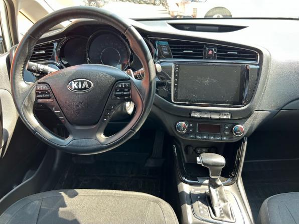 Kia Ceed II Рестайлинг с пробегом 2018 года, цена 1 389 900 рублей, 80000 км, хэтчбек, Автокод Объявления