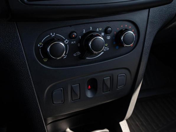 Renault Sandero II Рестайлинг с пробегом 2021 года, цена 1 019 000 рублей, 103326 км, хэтчбек, Автокод Объявления