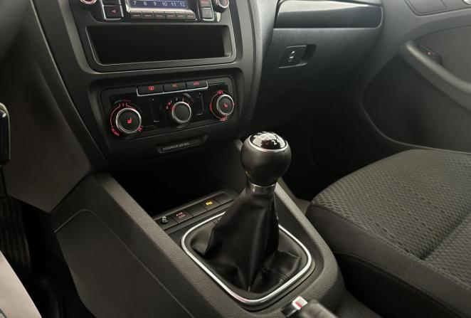 Volkswagen Jetta VI с пробегом 2011 года, цена 925 000 рублей, 205834 км, седан, Автокод Объявления