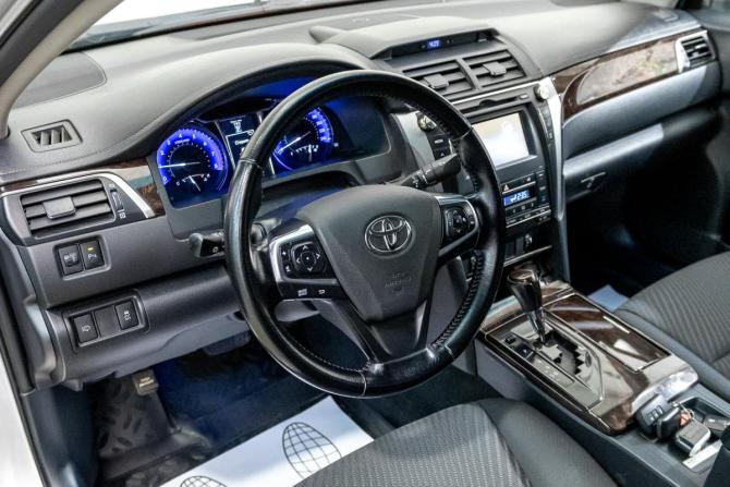 Toyota Camry VII (XV50) Рестайлинг с пробегом 2015 года, цена 1 684 000 рублей, 207000 км, седан, Автокод Объявления