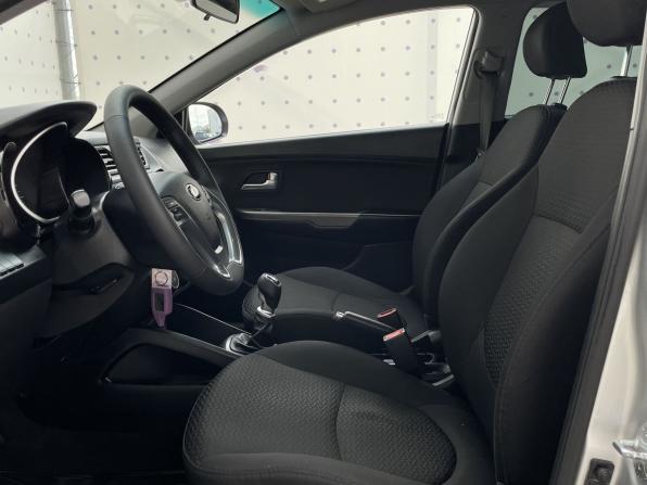Kia Rio III Рестайлинг с пробегом 2015 года, цена 1 070 000 рублей, 155087 км, седан, Автокод Объявления