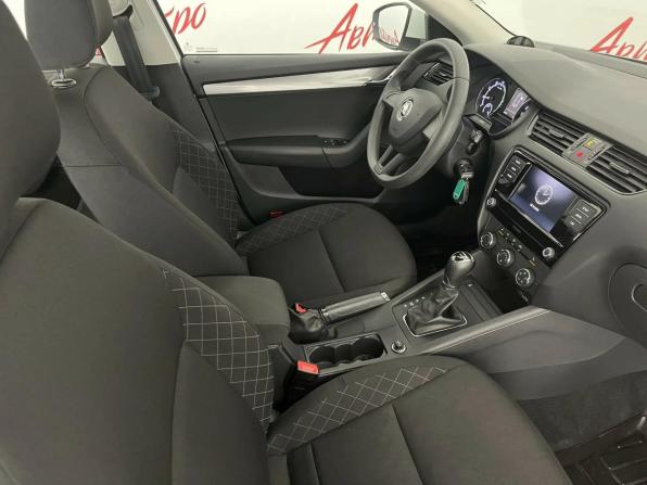 Skoda Octavia III (A7) Рестайлинг с пробегом 2020 года, цена 1 845 000 рублей, 60108 км, лифтбек, Автокод Объявления