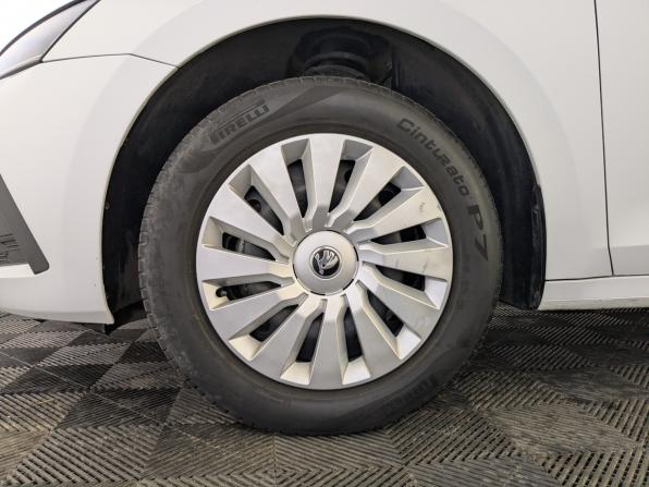 Skoda Octavia IV (A8) с пробегом 2021 года, цена 2 025 000 рублей, 116784 км, лифтбек, Автокод Объявления