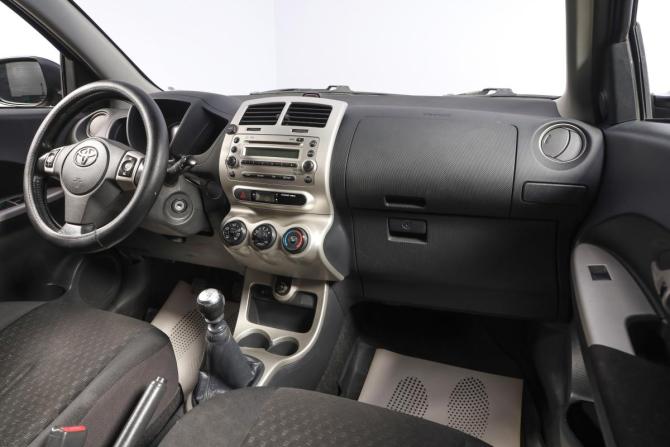 Toyota Urban Cruiser I с пробегом 2009 года, цена 949 000 рублей, 165147 км, хэтчбек, Автокод Объявления