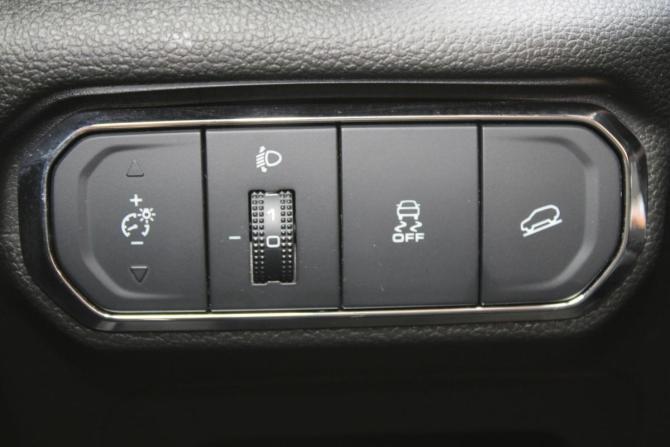 Haval Jolion I с пробегом 2023 года, цена 1 780 000 рублей, 127000 км, внедорожник, Автокод Объявления