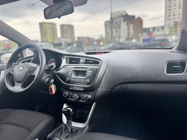 Kia Ceed II Рестайлинг с пробегом 2017 года, цена 1 349 000 рублей, 122300 км, универсал, Автокод Объявления