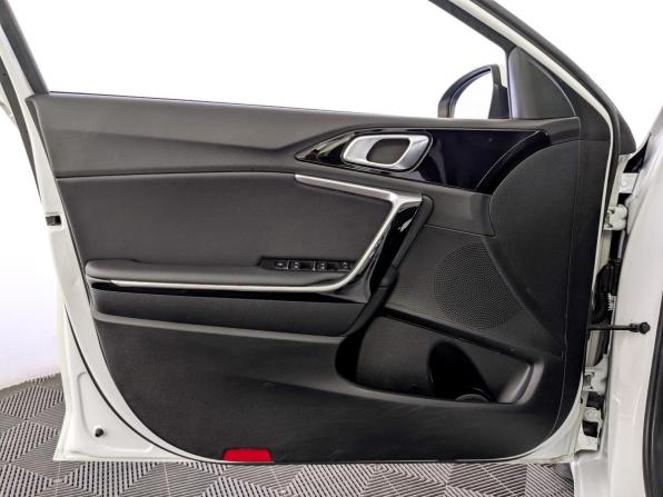 Kia Ceed III Рестайлинг с пробегом 2021 года, цена 2 100 000 рублей, 80578 км, универсал, Автокод Объявления