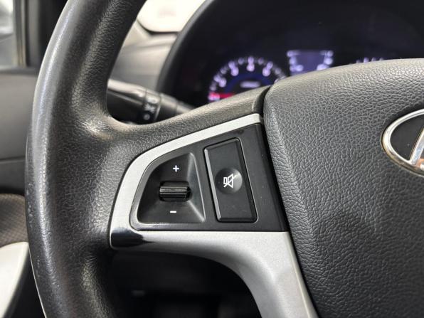 Hyundai Solaris I с пробегом 2012 года, цена 655 000 рублей, 191547 км, хэтчбек, Автокод Объявления