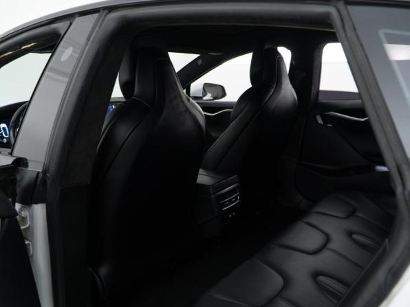 Tesla Model S I Рестайлинг с пробегом 2017 года, цена 2 951 444 рубля, 62860 км, лифтбек, Автокод Объявления
