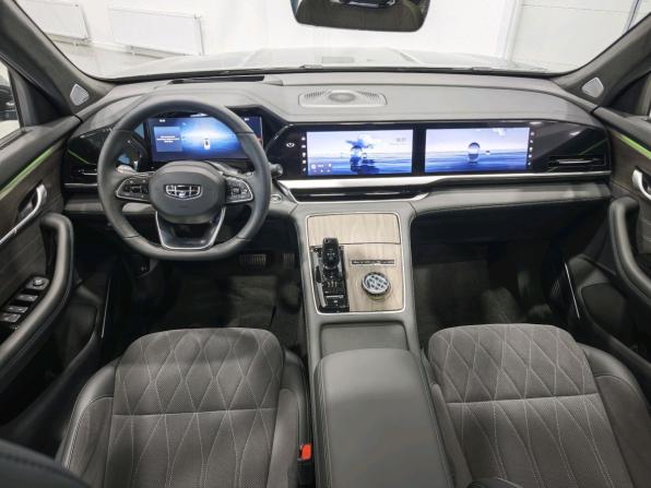 Geely Monjaro I с пробегом 2025 года, цена 4 499 000 рублей, 1600 км, внедорожник, Автокод Объявления