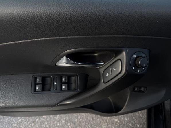 Volkswagen Polo V Рестайлинг с пробегом 2020 года, цена 1 380 000 рублей, 71000 км, седан, Автокод Объявления