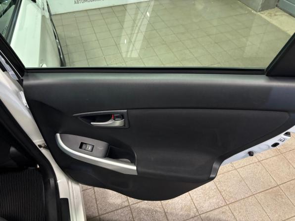Toyota Prius III Рестайлинг (XW30) с пробегом 2014 года, цена 1 219 000 рублей, 150000 км, лифтбек, Автокод Объявления