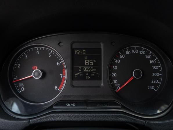 Volkswagen Polo V Рестайлинг с пробегом 2015 года, цена 895 000 рублей, 219955 км, седан, Автокод Объявления