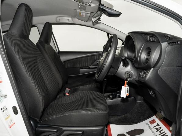 Toyota Vitz III (XP130) Рестайлинг 2 с пробегом 2017 года, цена 928 500 рублей, 84675 км, хэтчбек, Автокод Объявления