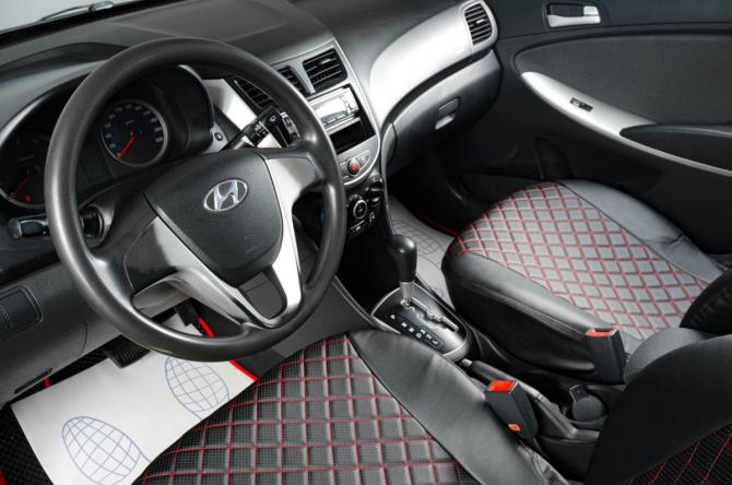 Hyundai Solaris I с пробегом 2012 года, цена 869 000 рублей, 325000 км, седан, Автокод Объявления