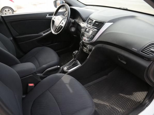 Hyundai Solaris I Рестайлинг с пробегом 2015 года, цена 825 000 рублей, 206000 км, седан, Автокод Объявления