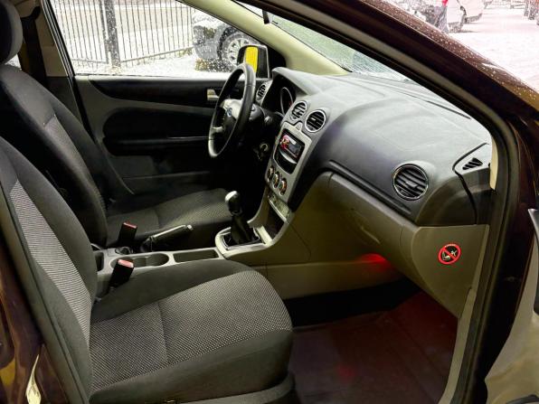 Ford Focus II Рестайлинг с пробегом 2010 года, цена 525 000 рублей, 180000 км, седан, Автокод Объявления