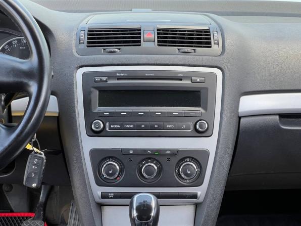 Skoda Octavia II (A5) Рестайлинг с пробегом 2013 года, цена 700 432 рубля, 162214 км, лифтбек, Автокод Объявления