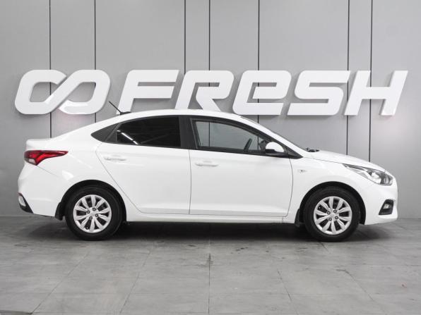 Hyundai Solaris II с пробегом 2017 года, цена 1 199 000 рублей, 66813 км, седан, Автокод Объявления