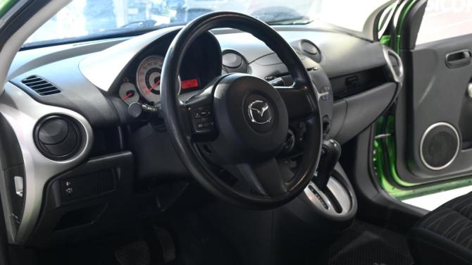 Mazda 2 II (DE) с пробегом 2008 года, цена 545 000 рублей, 117903 км, хэтчбек, Автокод Объявления