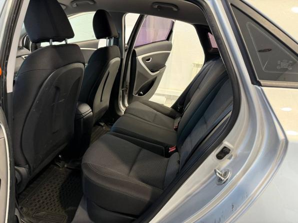 Hyundai i30 II Рестайлинг с пробегом 2016 года, цена 1 075 000 рублей, 238373 км, хэтчбек, Автокод Объявления