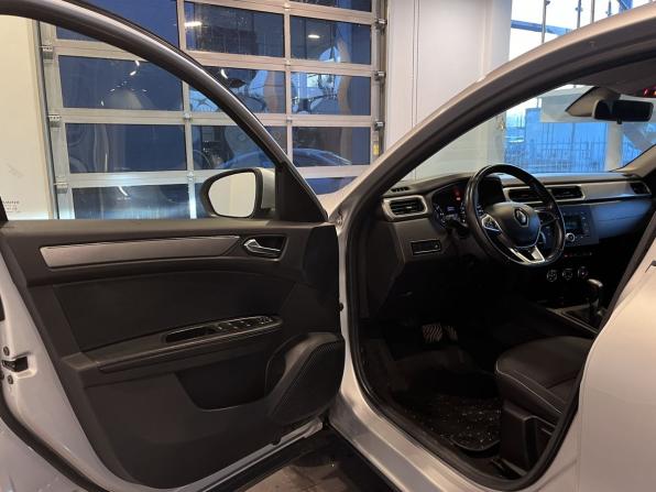 Renault Arkana I с пробегом 2019 года, цена 1 830 000 рублей, 61446 км, внедорожник, Автокод Объявления