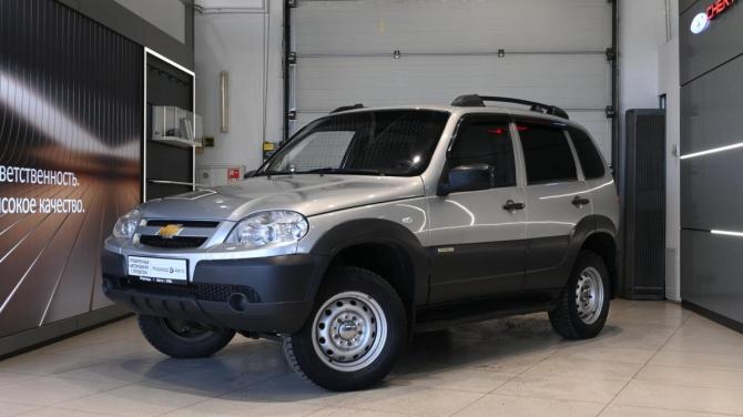 Chevrolet Niva I Рестайлинг с пробегом 2015 года, цена 650 000 рублей, 151529 км, внедорожник, Автокод Объявления