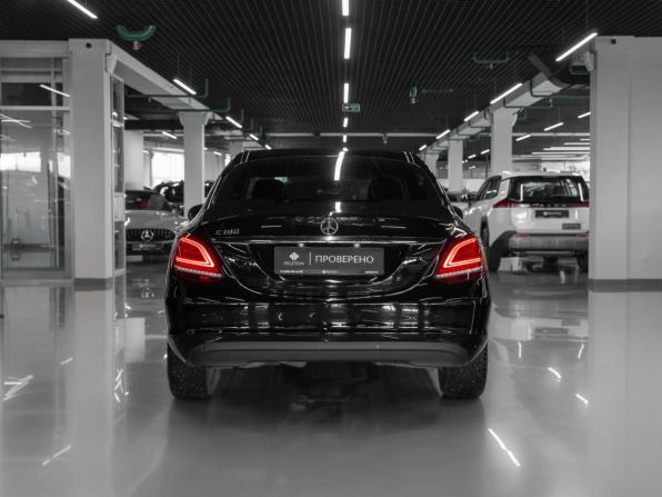 Mercedes-Benz C-Класс IV (W205) Рестайлинг с пробегом 2018 года, цена 2 410 000 рублей, 92194 км, седан, Автокод Объявления