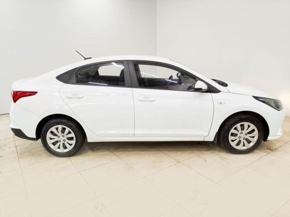 Hyundai Solaris II Рестайлинг с пробегом 2020 года, цена 1 495 700 рублей, 103631 км, седан, Автокод Объявления