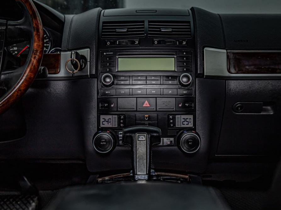 Volkswagen Touareg I Рестайлинг Тюмень  - изображение 10