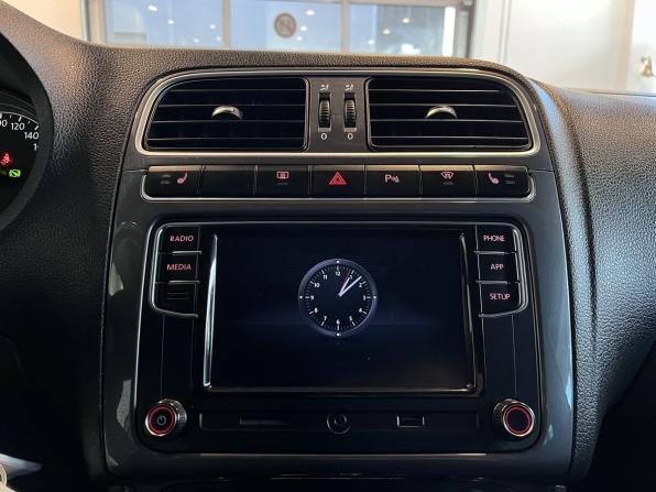 Volkswagen Polo V Рестайлинг с пробегом 2019 года, цена 1 480 000 рублей, 99725 км, седан, Автокод Объявления