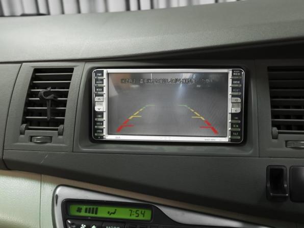 Toyota ISis I Рестайлинг с пробегом 2011 года, цена 979 000 рублей, 174625 км, компактвэн, Автокод Объявления