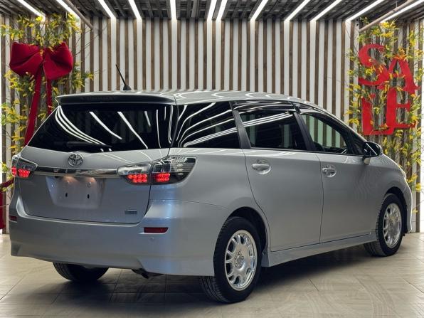 Toyota Wish II Рестайлинг с пробегом 2013 года, цена 1 668 000 рублей, 97400 км, минивэн, Автокод Объявления