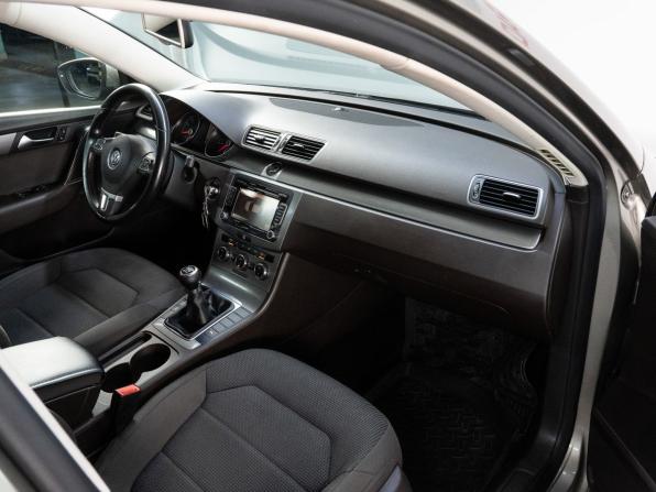 Volkswagen Passat B7 с пробегом 2012 года, цена 800 000 рублей, 172190 км, седан, Автокод Объявления
